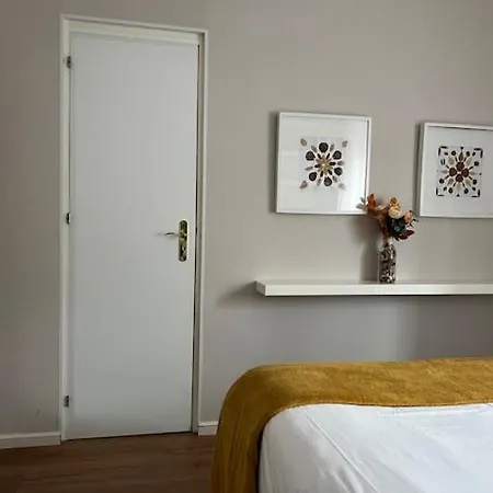 New Cosy & Charming In Campolide - 3a Daire