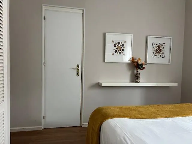 New Cosy & Charming In Campolide - 3a Apartman
